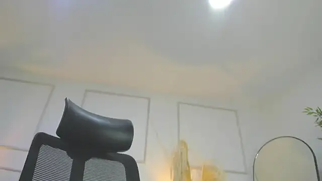 Emilywillis8 online show from 10/28/25, 01:25