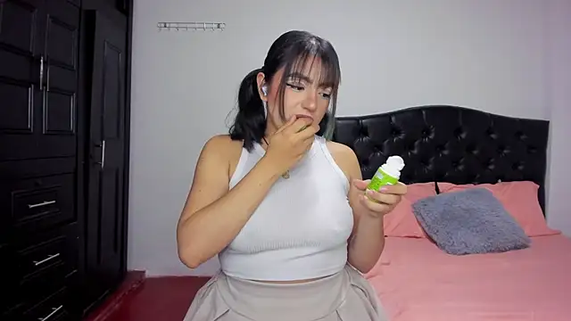 Snapshot of sammy_bunny1 chatting on 10/12/25, 03:38 sammy bunny1 online show from 10/12/25, 03:38