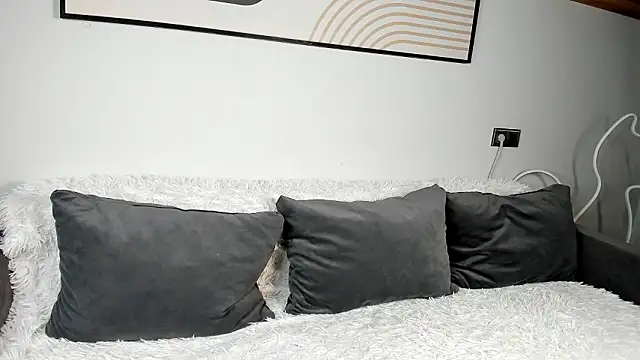 KarlyFees online show from 03/04/26, 08:09