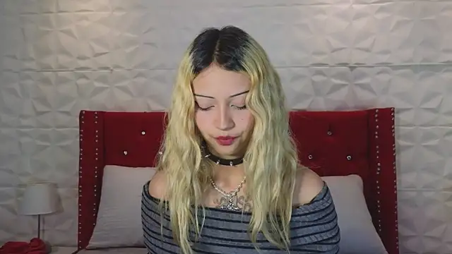 Lucy n pink online show from 10/24/25, 05:09