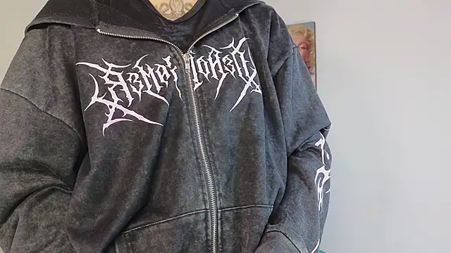 Lucy n pink online show from 11/26/25, 01:56