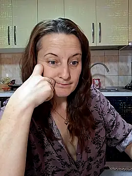 Fluturas2 online show from 11/28/25, 08:17