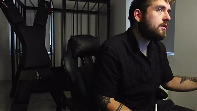 Mike Platano online show from 10/18/25, 02:40