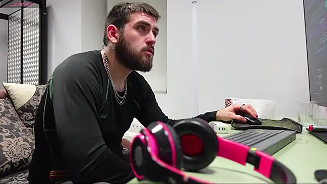 Mike Platano online show from 11/19/25, 08:42