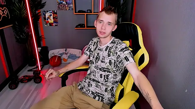 Snapshot of TimBlaks chatting on 10/05/25, 05:17 TimBlaks online show from 10/05/25, 05:17