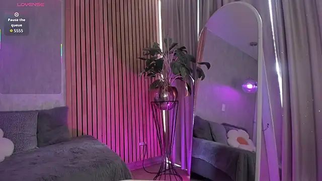 emma       online show from 03/04/26, 08:26