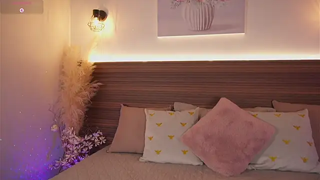 cinthia jones2 online show from 10/24/25, 05:26