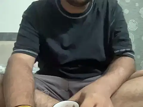 Snapshot of chiikuloveu chatting on 03/05/26, 05:20 chiikuloveu online show from 03/05/26, 05:20