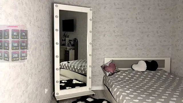 FakeLamb online show from 11/10/25, 09:03