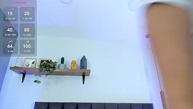 Cristalfoxy  online show from 06/27/26, 10:04