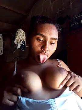 Lucy-Ferr online show from 12/19/25, 07:21