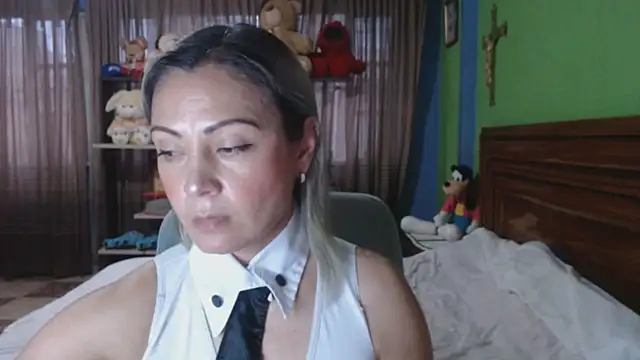  Charlize theron  online show from 11/22/25, 10:31