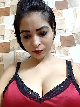 Snapshot of QUEEN-ADITI chatting on 09/21/25, 02:40 QUEEN-ADITI online show from 09/21/25, 02:40