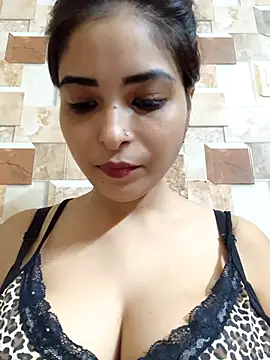 Snapshot of QUEEN-ADITI chatting on 09/28/25, 02:50 QUEEN-ADITI online show from 09/28/25, 02:50