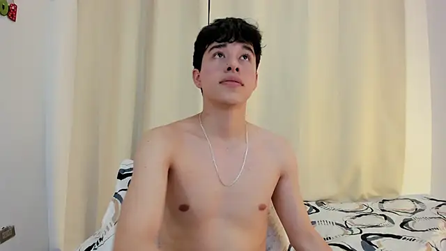 Snapshot of mrhot_night chatting on 11/13/25, 01:04 mrhot night online show from 11/13/25, 01:04