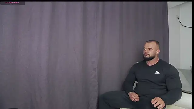 Snapshot of RickyMiami1 chatting on 10/10/25, 07:46 RickyMiami1 online show from 10/10/25, 07:46