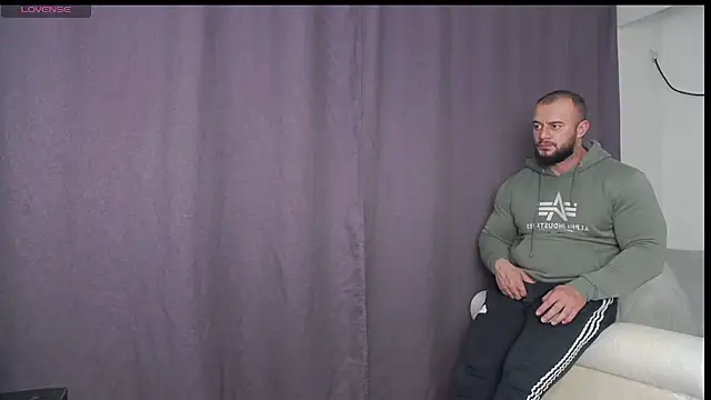 Snapshot of RickyMiami1 chatting on 10/16/25, 06:31 RickyMiami1 online show from 10/16/25, 06:31