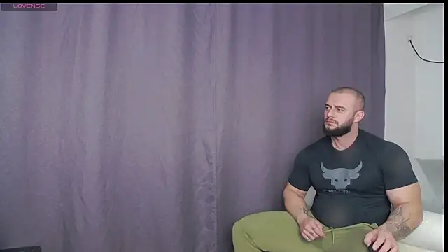 Snapshot of RickyMiami1 chatting on 11/18/25, 09:58 RickyMiami1 online show from 11/18/25, 09:58