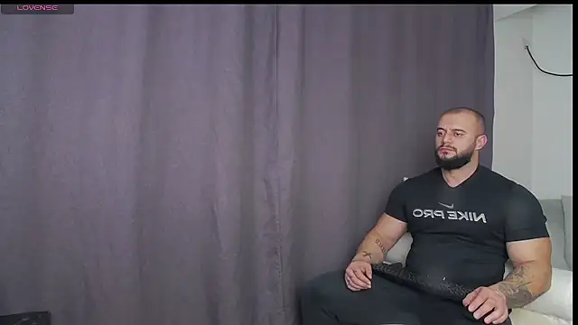 Snapshot of RickyMiami1 chatting on 11/24/25, 06:29 RickyMiami1 online show from 11/24/25, 06:29