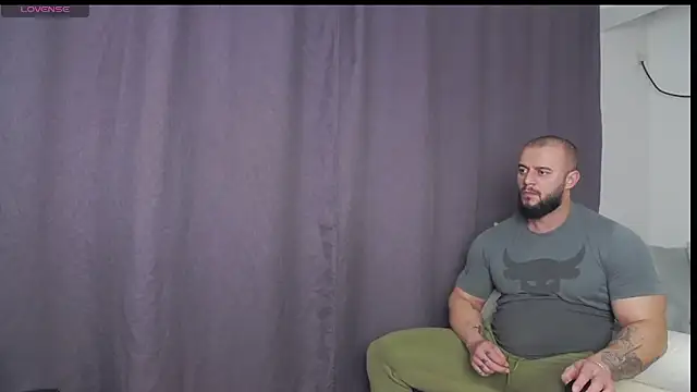 Snapshot of RickyMiami1 chatting on 12/02/25, 08:26 RickyMiami1 online show from 12/02/25, 08:26