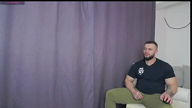 Snapshot of RickyMiami1 chatting on 03/03/26, 08:37 RickyMiami1 online show from 03/03/26, 08:37