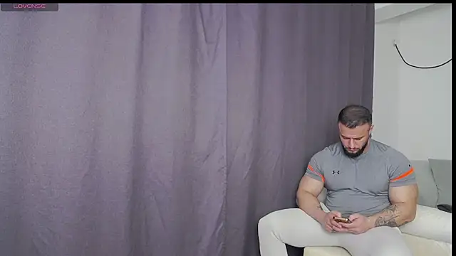 Snapshot of RickyMiami1 chatting on 03/17/26, 08:34 RickyMiami1 online show from 03/17/26, 08:34