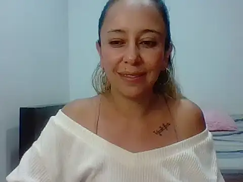 leah susman online show from 11/15/25, 02:09