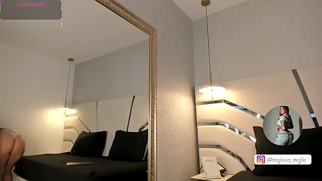 Julieth Rojas online show from 09/30/25, 03:55