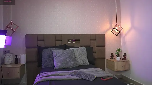 Julieth Rojas online show from 05/14/26, 04:19