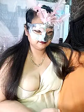 Tanisha-Chy online show from 11/18/25, 06:01