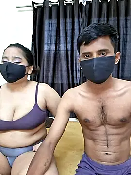 Snapshot of Beautiful_couple_70 chatting on 06/07/26, 11:03 Beautiful couple 70 online show from 06/07/26, 11:03