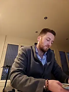 Snapshot of Keviios chatting on 10/14/25, 06:03 Keviios online show from 10/14/25, 06:03