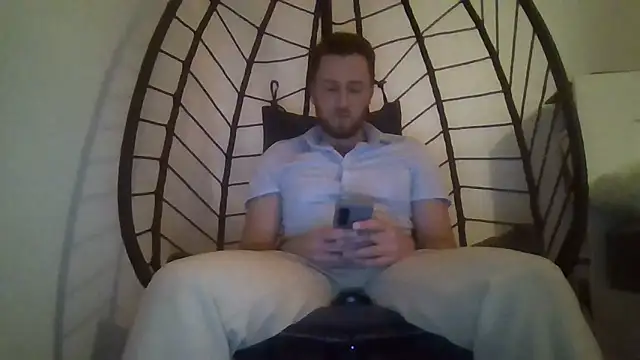 Snapshot of Keviios chatting on 10/19/25, 05:13 Keviios online show from 10/19/25, 05:13