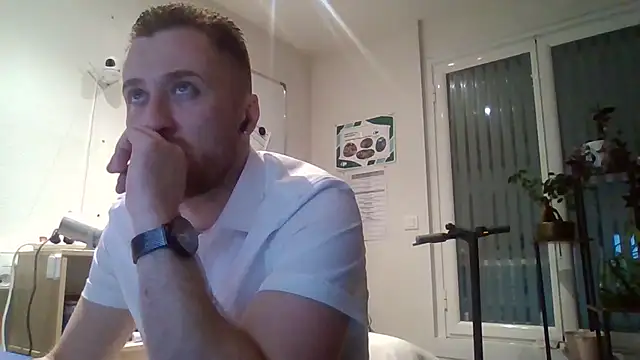 Snapshot of Keviios chatting on 10/28/25, 05:59 Keviios online show from 10/28/25, 05:59