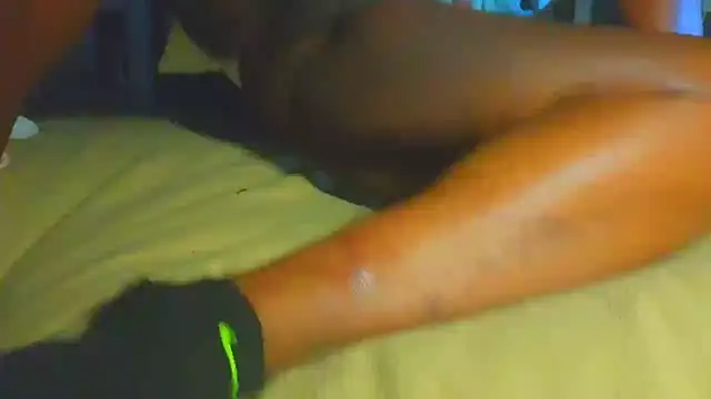 Snapshot of CinnaCakesss chatting on 11/14/25, 12:15 CinnaCakesss online show from 11/14/25, 12:15