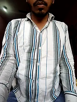 Snapshot of YourTarzan chatting on 03/05/26, 07:48 YourTarzan online show from 03/05/26, 07:48