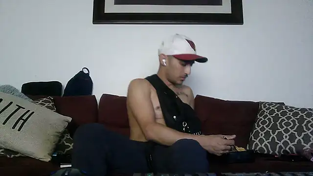 Snapshot of Sicksob chatting on 05/18/26, 04:40 Sicksob online show from 05/18/26, 04:40
