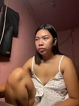 Snapshot of aniya_04 chatting on 09/29/25, 06:35 aniya 04 online show from 09/29/25, 06:35