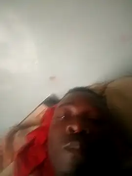 Snapshot of Mrhugeblack chatting on 09/29/25, 08:08 Mrhugeblack online show from 09/29/25, 08:08