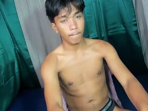 Snapshot of chris_hot_asian_loverboy chatting on 03/08/26, 06:12 chris hot asian loverboy online show from 03/08/26, 06:12