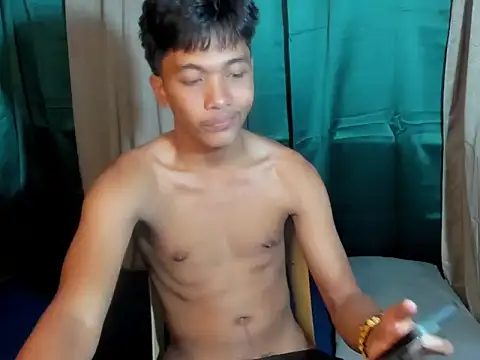 Snapshot of chris_hot_asian_loverboy chatting on 03/31/26, 06:47 chris hot asian loverboy online show from 03/31/26, 06:47