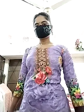 Snapshot of Puja-Rane chatting on 12/17/25, 04:29 Puja-Rane online show from 12/17/25, 04:29