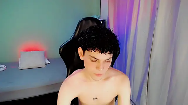 dilan hott  online show from 09/16/25, 08:32