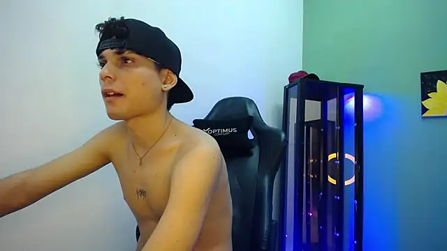 dilan hott  online show from 12/15/25, 06:45