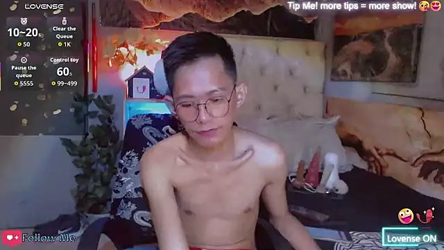 Snapshot of Skinny_CumLoader69 chatting on 10/21/25, 08:42 Skinny CumLoader69 online show from 10/21/25, 08:42