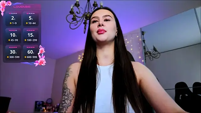 Snapshot of Veronica_Larsson chatting on 06/15/26, 04:42 Veronica Larsson online show from 06/15/26, 04:42