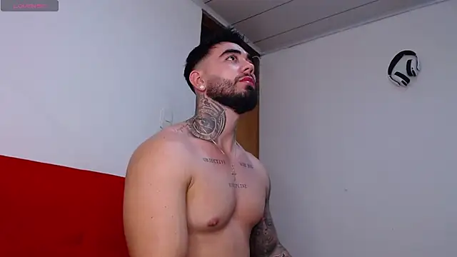 tommyblessd1 online show from 10/28/25, 05:55