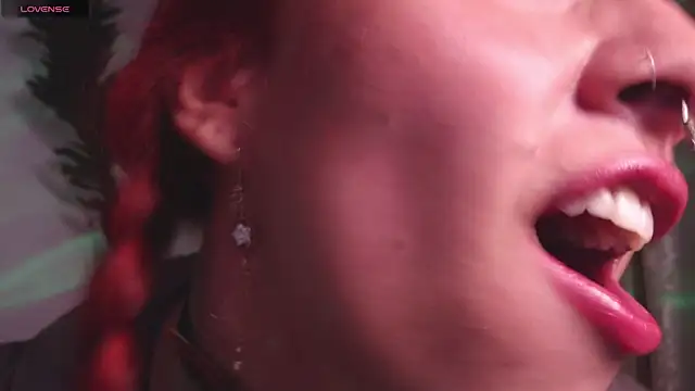 bri von dhara   online show from 11/25/25, 03:56