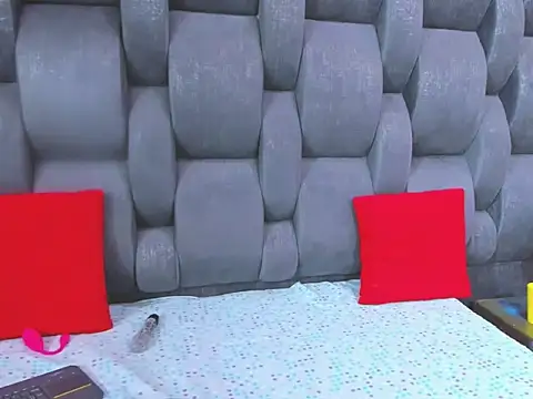 Snapshot of valerythompsonper chatting on 01/16/26, 07:29 valerythompsonper online show from 01/16/26, 07:29