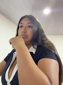 SharaRous online show from 12/14/25, 01:00